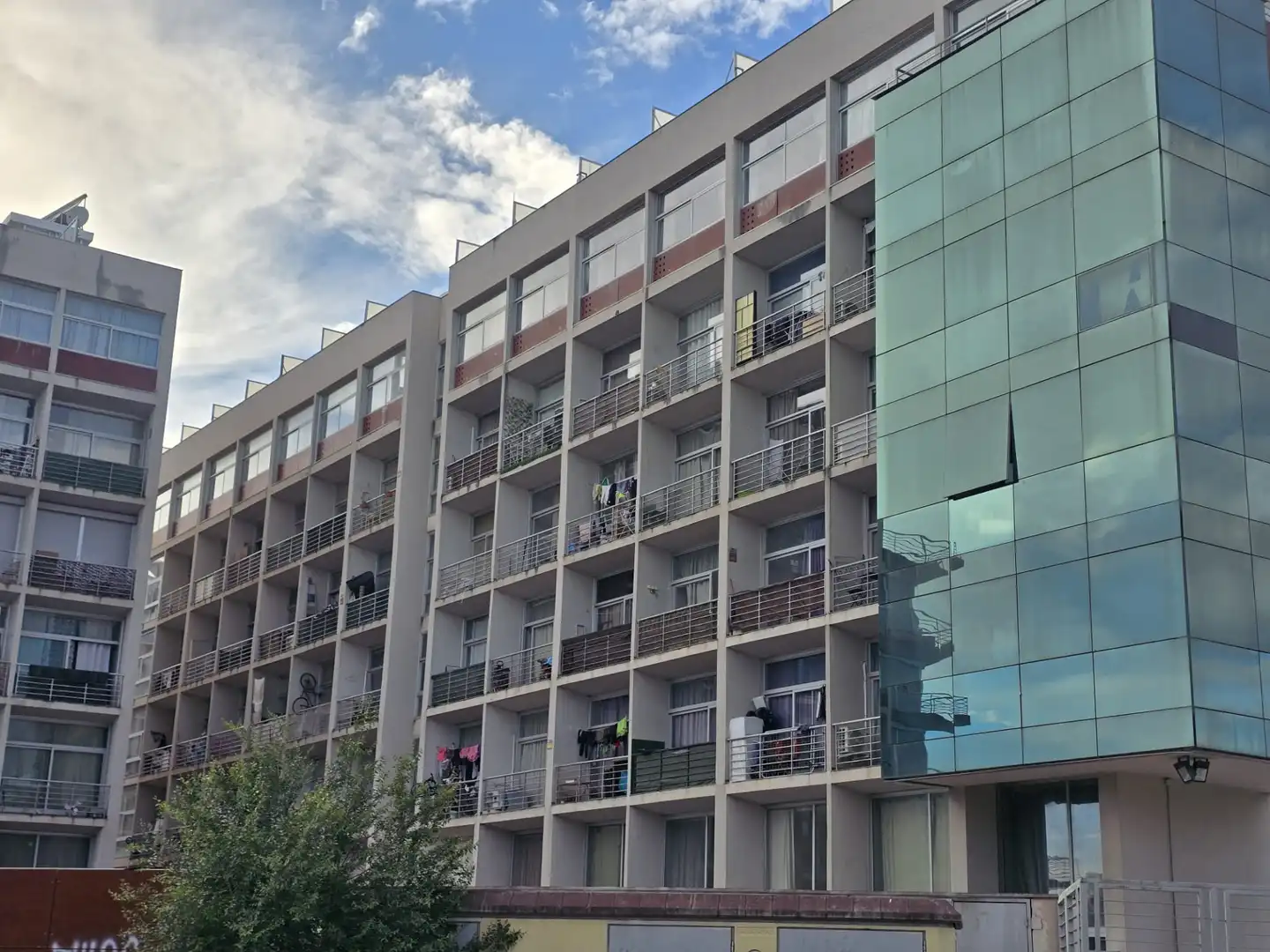 Außenansicht von Wohnung zum Verkauf in Madrid mit Parkett, Balkon und Gemeinschaftspool