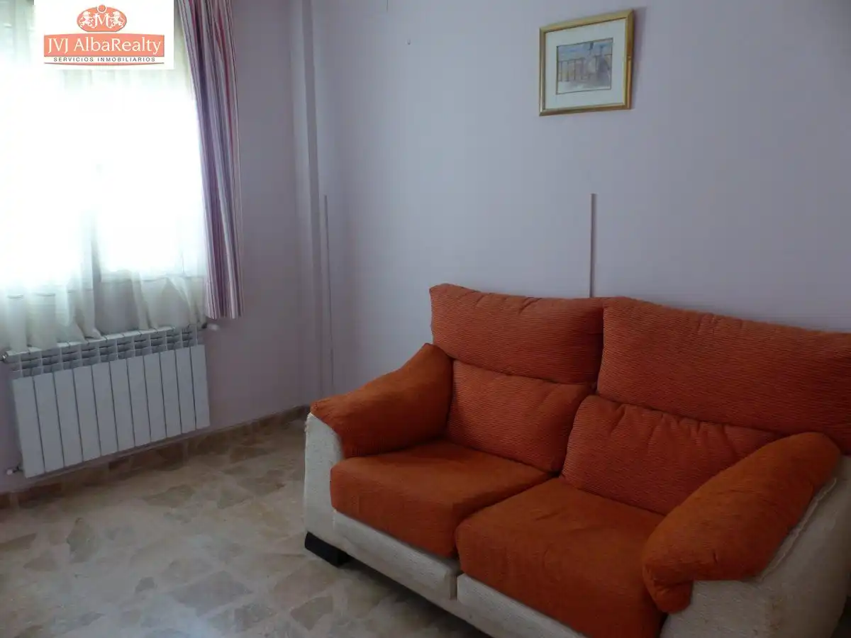 Sala de estar de Casa adosada en venta en Albacete con Calefacción y Balcón