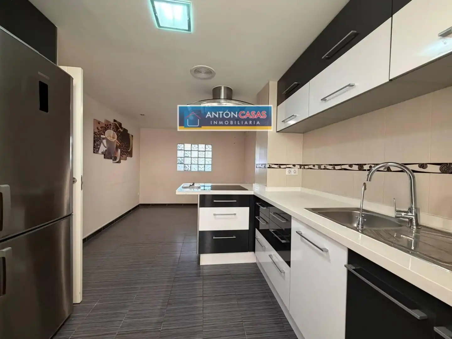 Kitchen of Flat for sale in Petrer  with Air Conditioner, Parquet flooring and Furnished