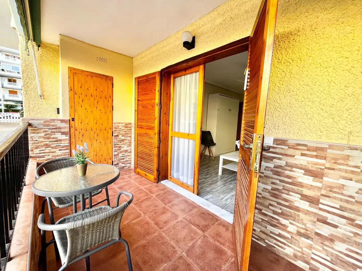 Terraza de Estudio de alquiler en Torrevieja con Aire acondicionado, Calefacción y Terraza