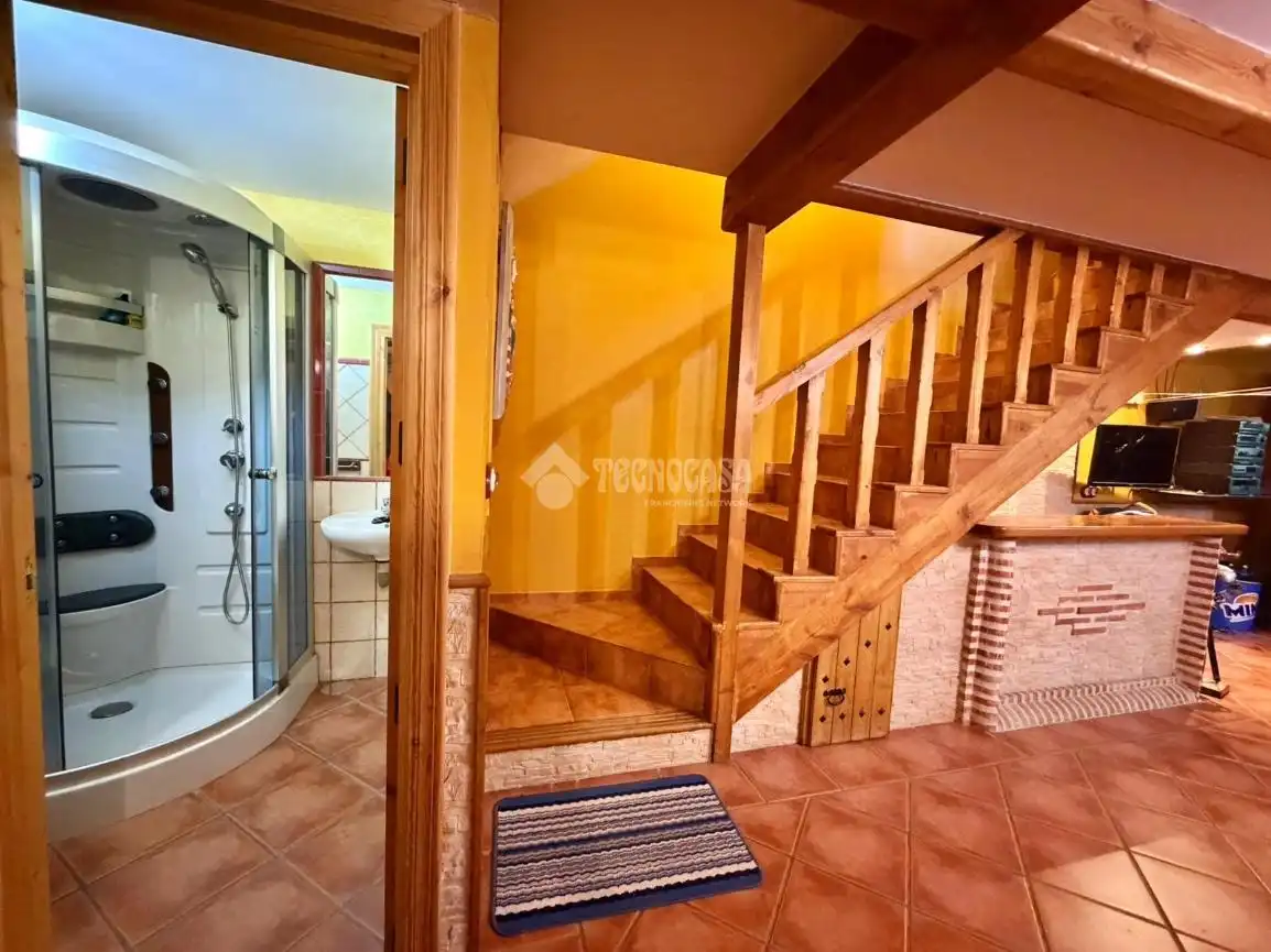 Casa adosada en venta en Fuensaldaña con Aire acondicionado y Alarma