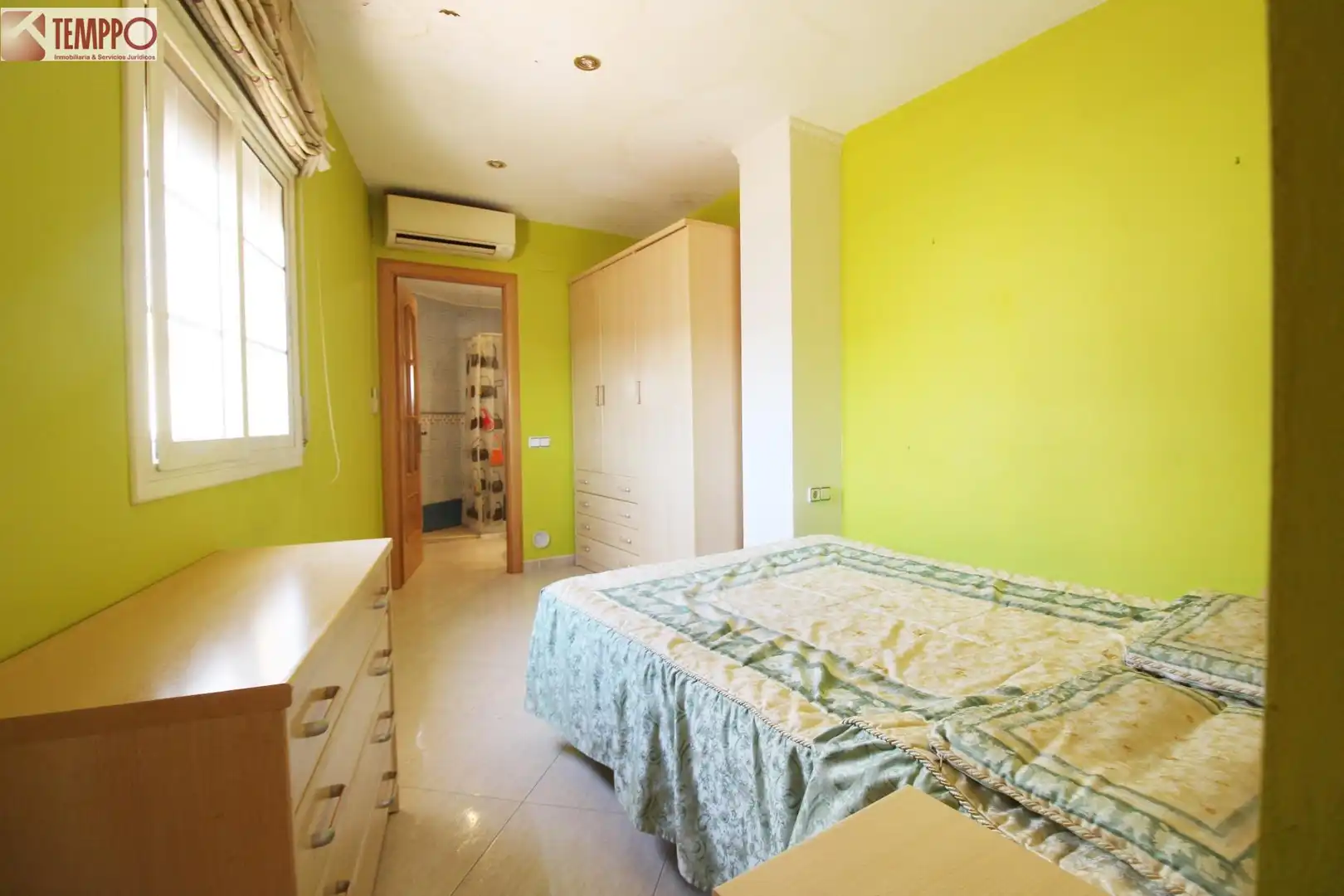 Schlafzimmer von Dachboden zum Verkauf in El Vendrell mit Klimaanlage, Heizung und Terrasse