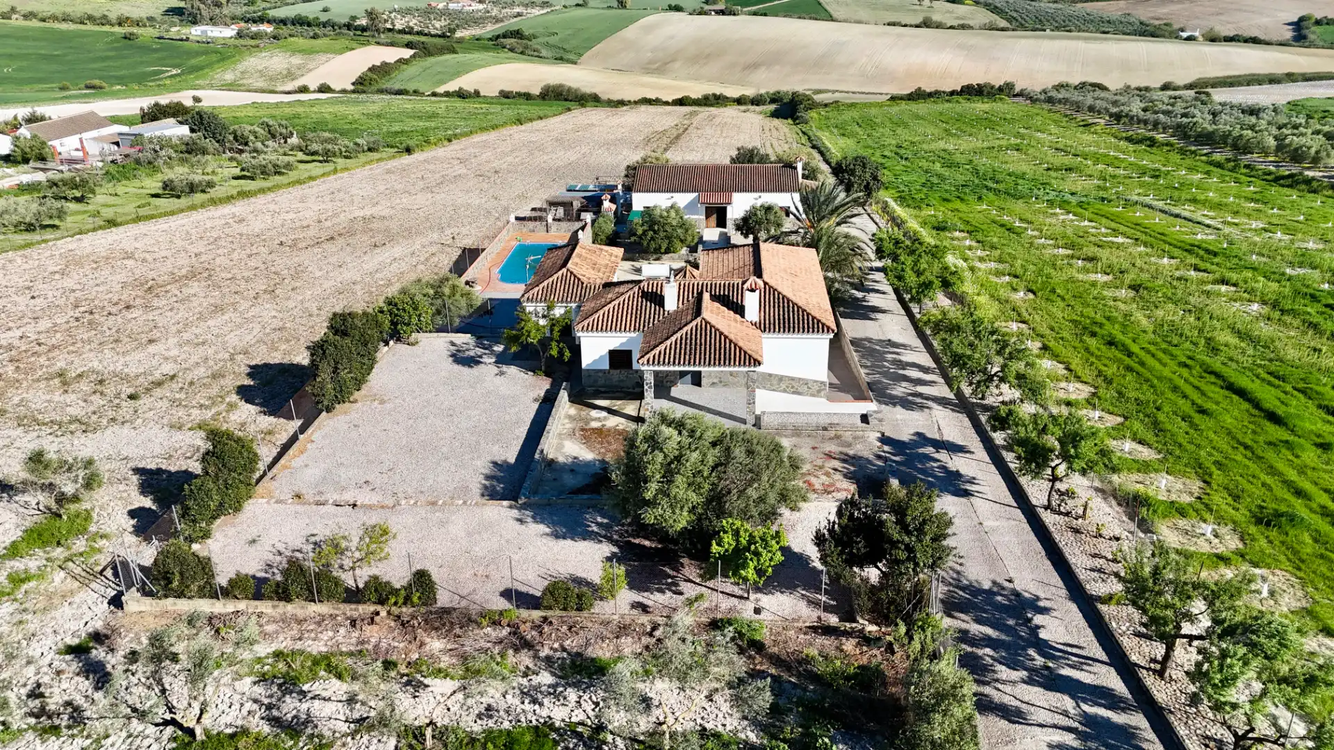 Vista exterior de Finca rústica en venta en Arcos de la Frontera con Aire acondicionado, Calefacción y Jardín privado