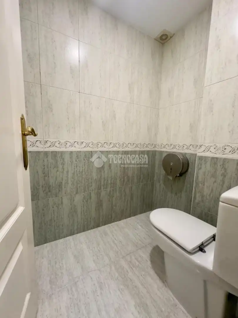 Baño de Piso en venta en Móstoles con Aire acondicionado, Calefacción y Terraza