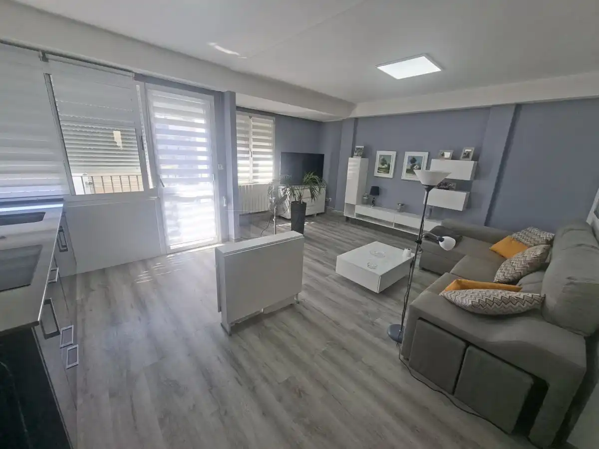 Sala d'estar de Apartament en venda en Vitoria - Gasteiz amb Calefacció, Parquet i Terrassa
