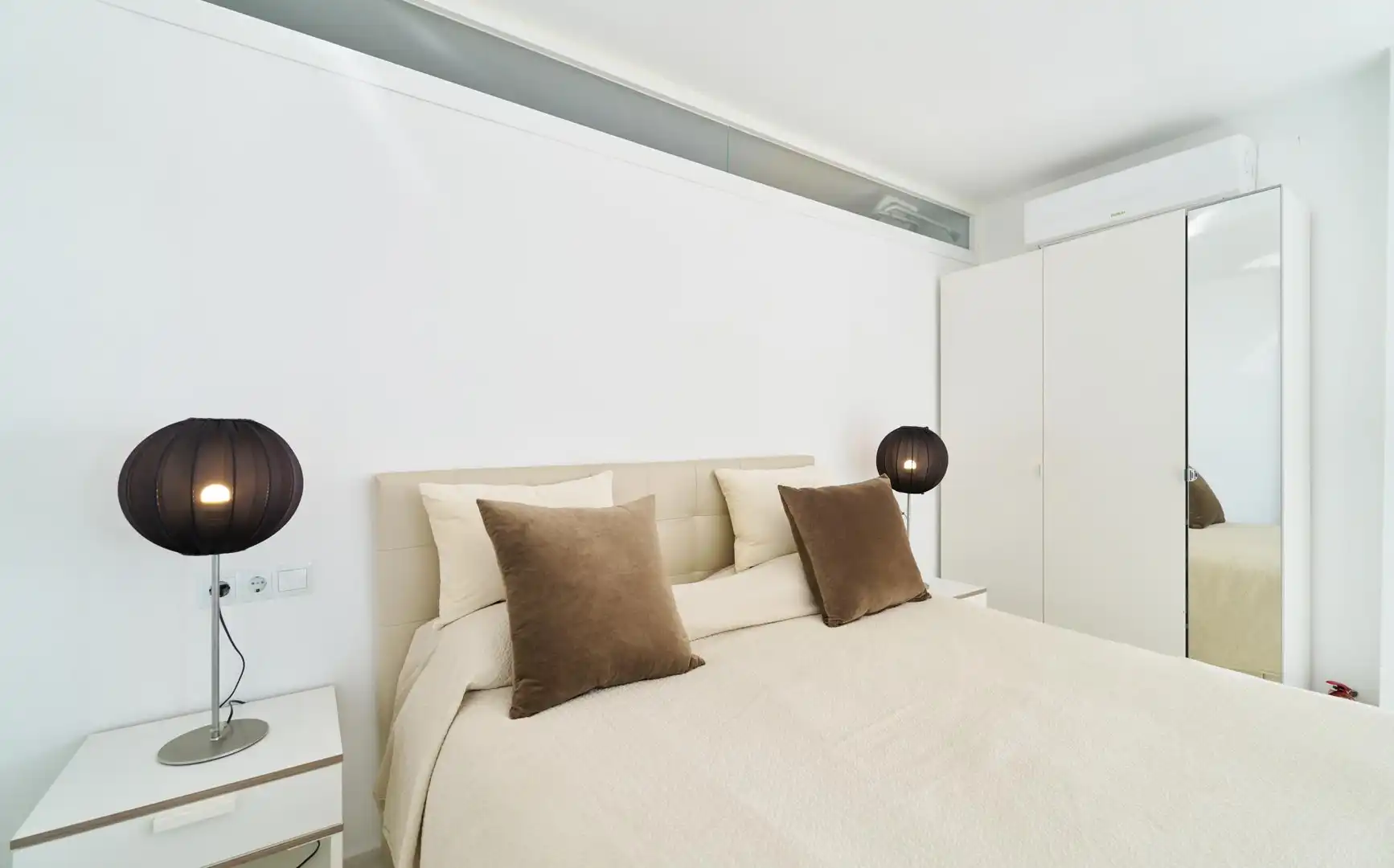 Schlafzimmer von Wohnungen zum Verkauf in Marbella mit Klimaanlage, Möbliert und Balkon