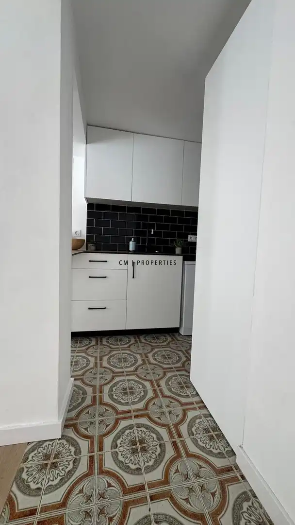 Wohnung zur Miete in Plus Ultra, En Corts - Doctor Waksman