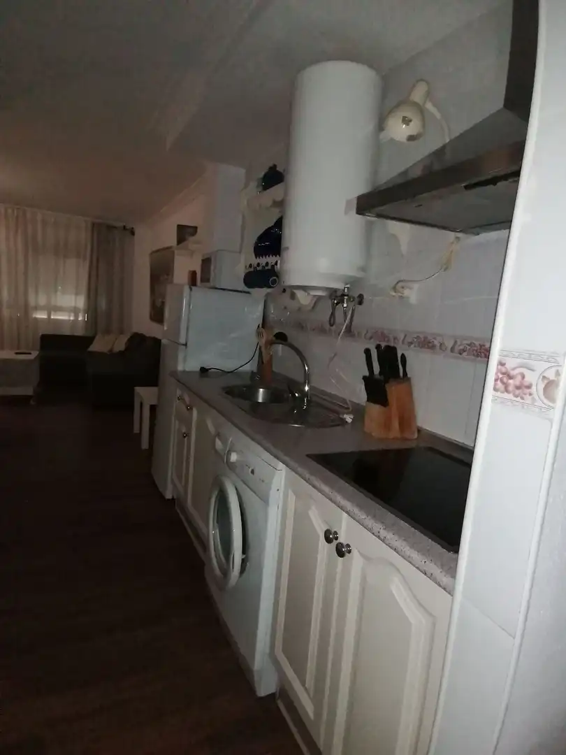 Cocina de Piso de alquiler en Algeciras con Amueblado y Piscina comunitaria