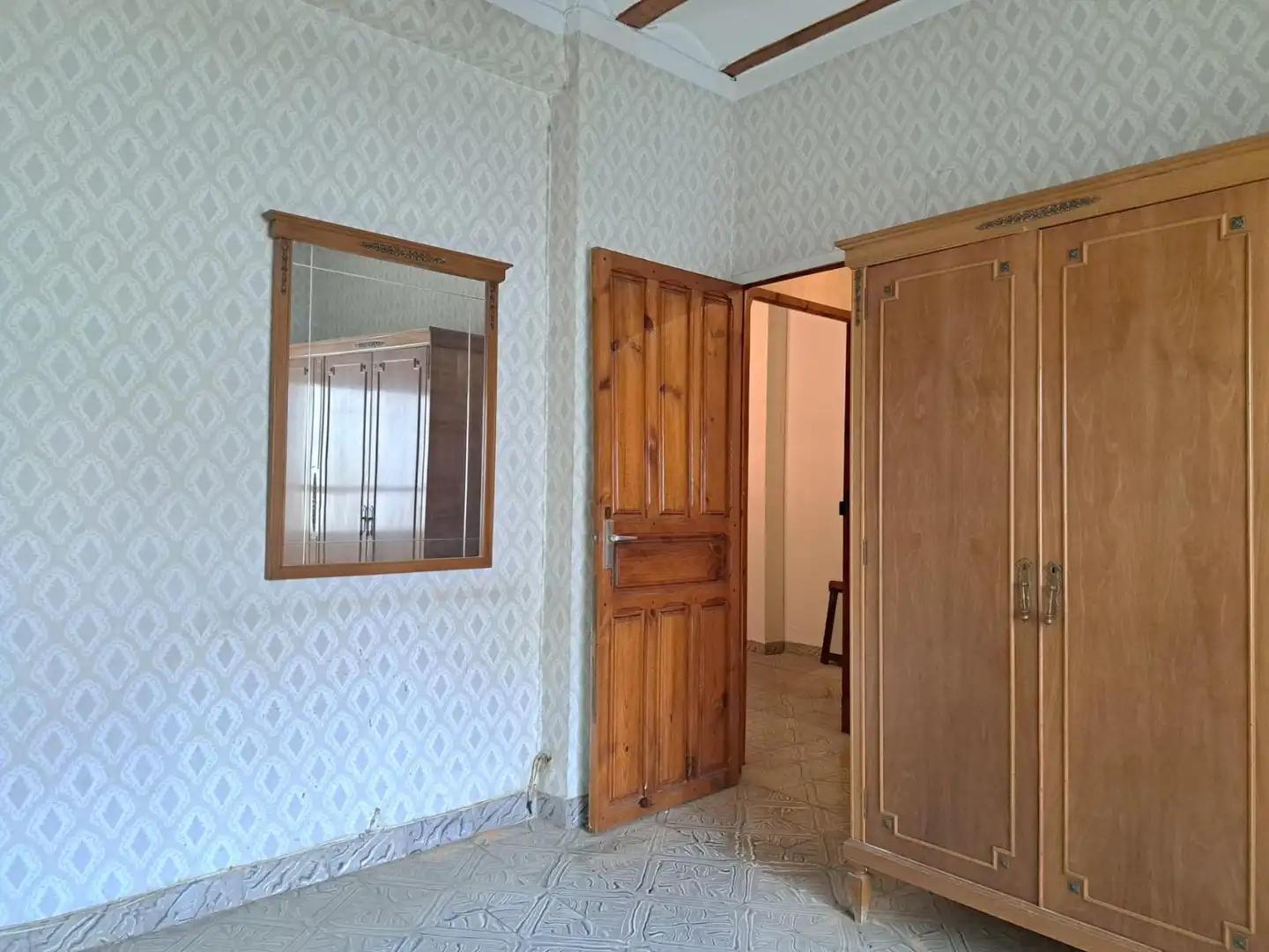 Einfamilien-Reihenhaus zum Verkauf in Requena mit Terrasse, Abstellraum und Balkon