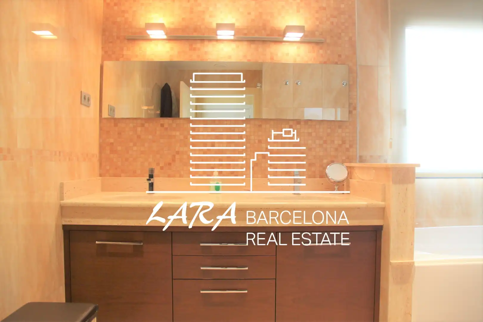 Vista exterior de Casa o chalet de alquiler con opción a compra en Viladecans con Aire acondicionado, Calefacción y Jardín privado