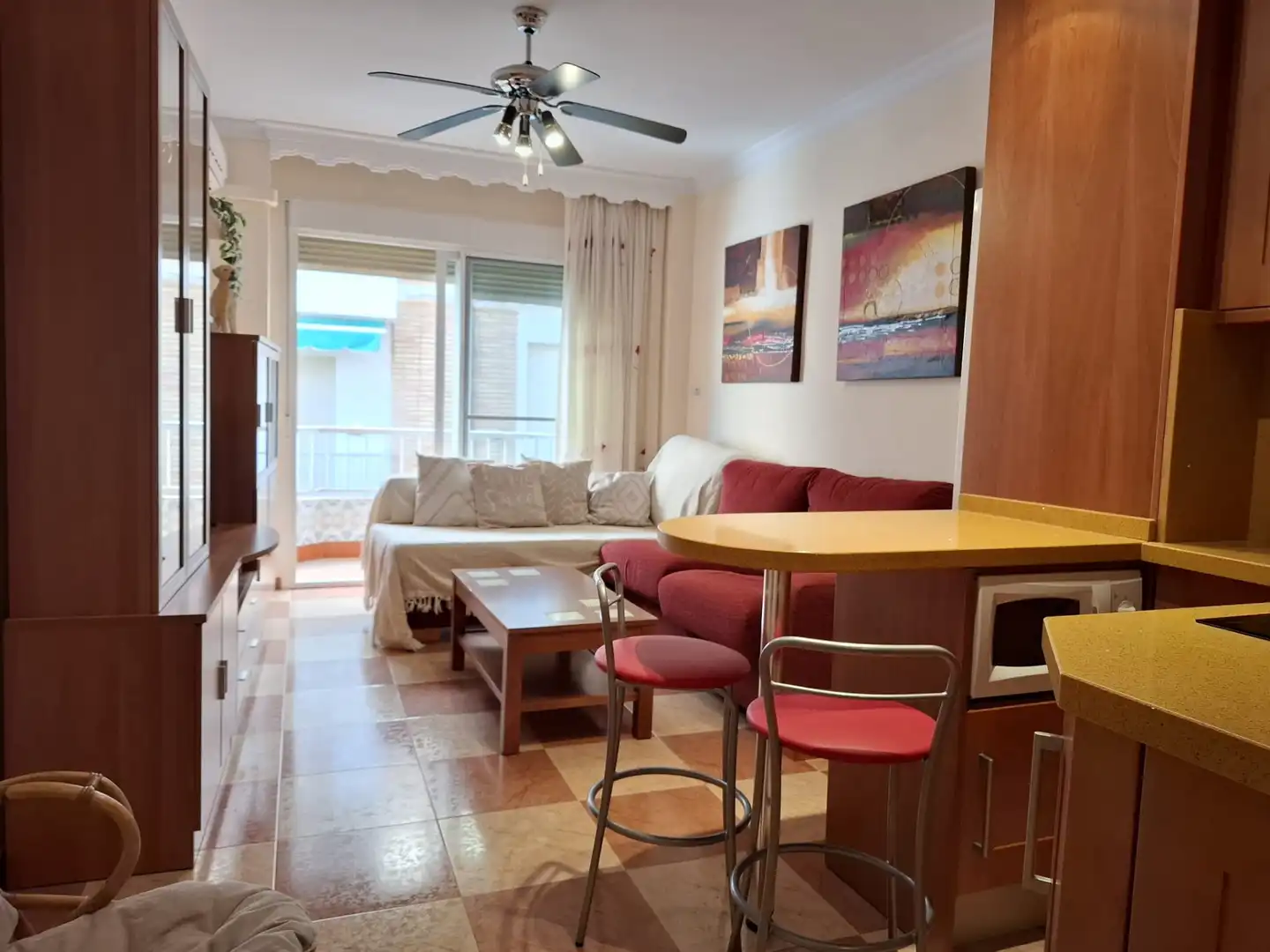 Sala de estar de Estudio en venta en Torrenueva Costa con Aire acondicionado, Terraza y Amueblado