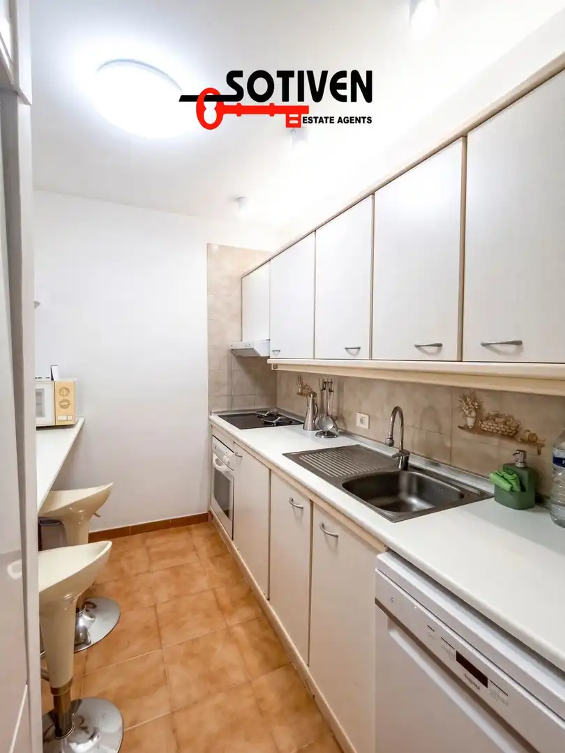 Cuina de Apartament de lloguer en Adeje amb Terrassa i Piscina comunitària