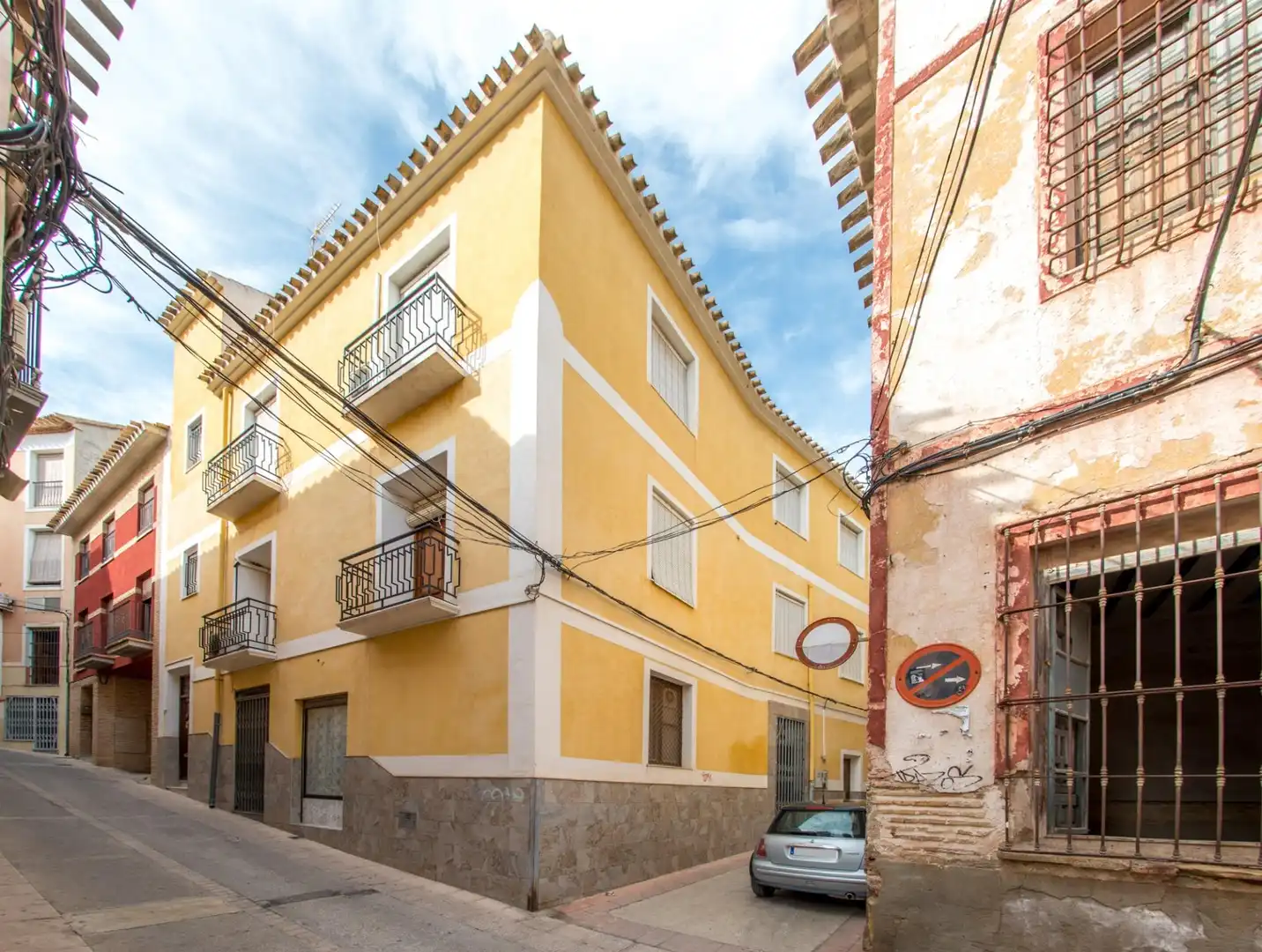 Buildings for sale in Mula