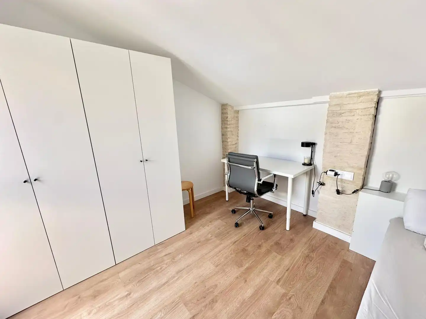Bedroom of Attic for rent in Valencia  with Air Conditioner, Heating and Parquet flooring