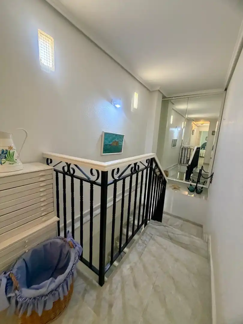 Wohnung zum Verkauf in Águilas mit Terrasse, Abstellraum und Möbliert