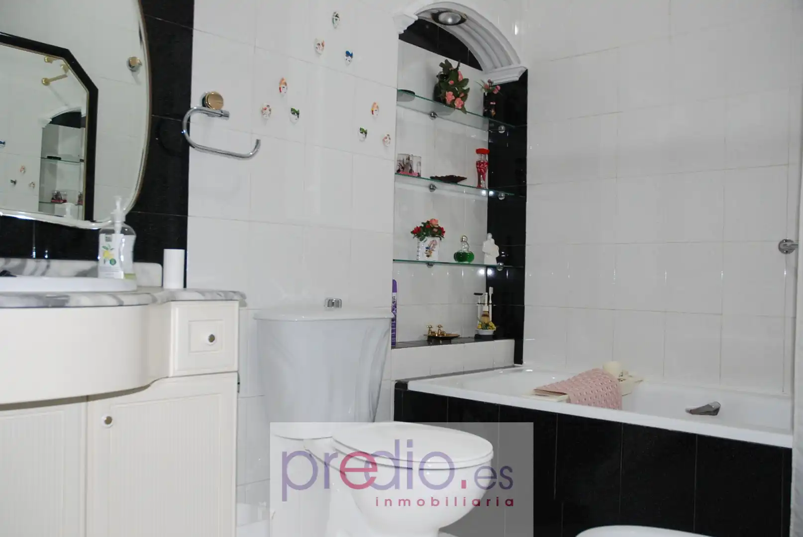 Baño de Apartamento en venta en Lugo con Terraza y Amueblado