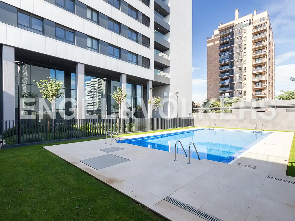Piscina de Pis de lloguer en Valencia amb Aire condicionat, Calefacció i Terrassa