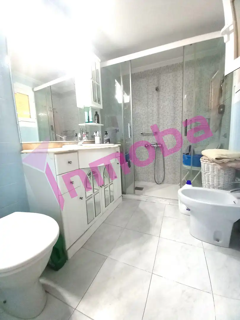 Casa adosada en venta en Calle Corralón de los Caídos, Santa Catalina - Ferial