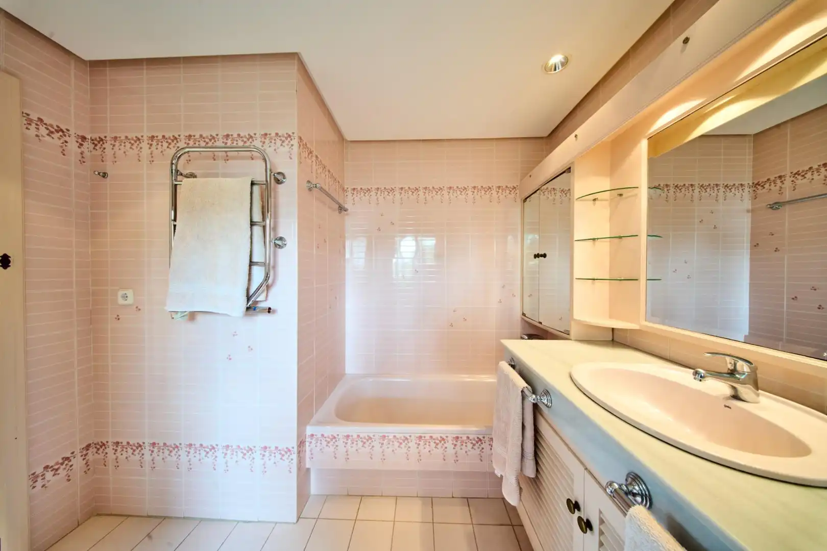 Baño de Casa o chalet en venta en Marbella con Aire acondicionado, Calefacción y Jardín privado