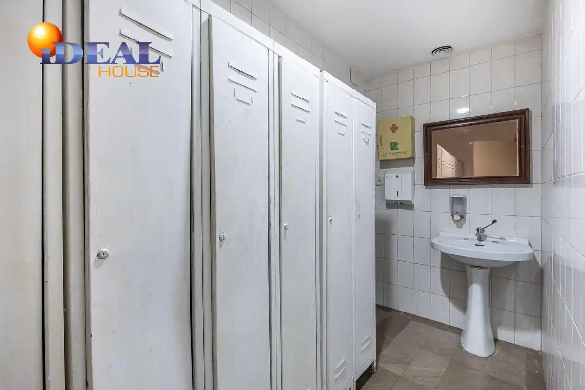 Local comercial en venda a Pinos Genil, imagen 31