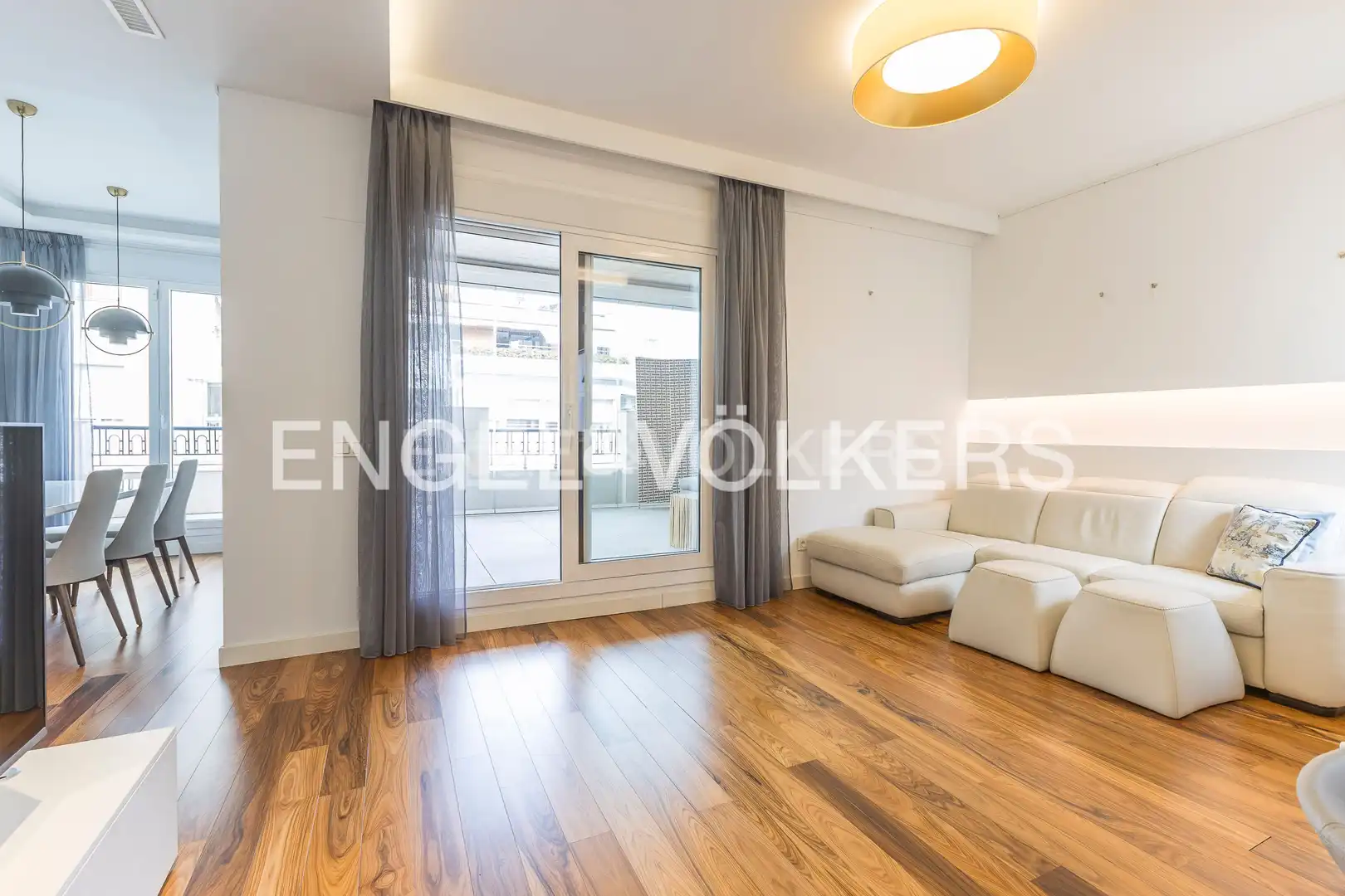 Sala de estar de Ático de alquiler en Madrid con Aire acondicionado, Calefacción y Terraza