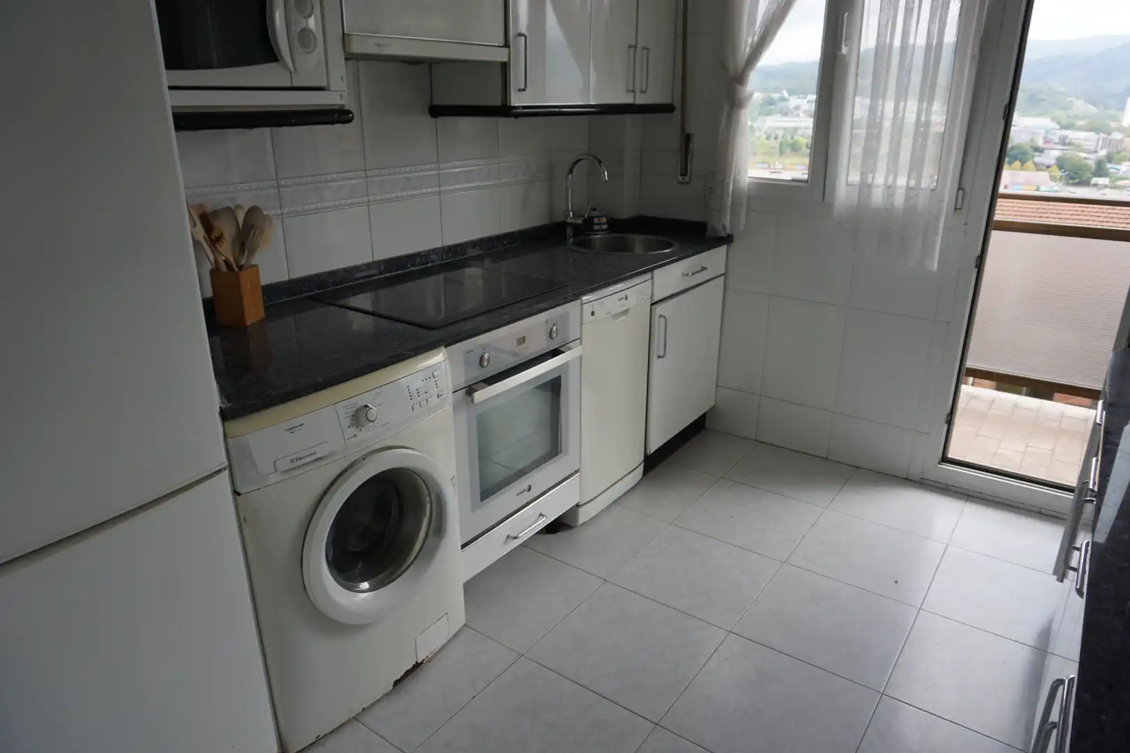 Küche von Wohnung zum Verkauf in Basauri  mit Heizung, Abstellraum und Möbliert