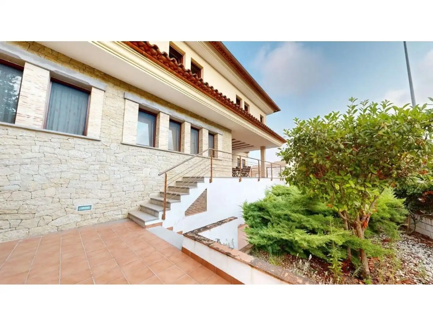 Vista exterior de Casa o xalet en venda en El Palomar amb Aire condicionat, Calefacció i Jardí privat