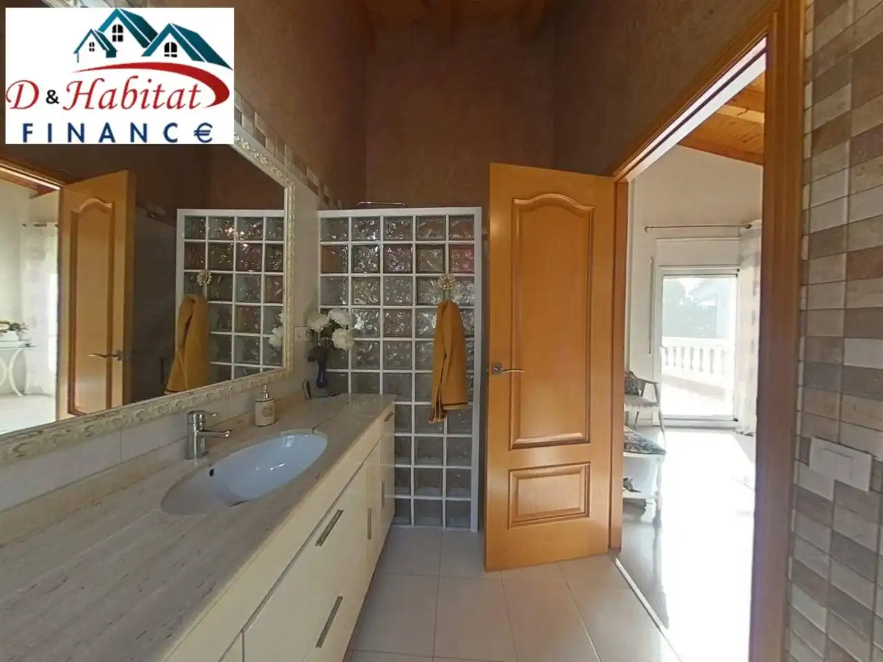 Bathroom of Houses for sale in Rubí  with Air Conditioner, Heating and Parquet flooring