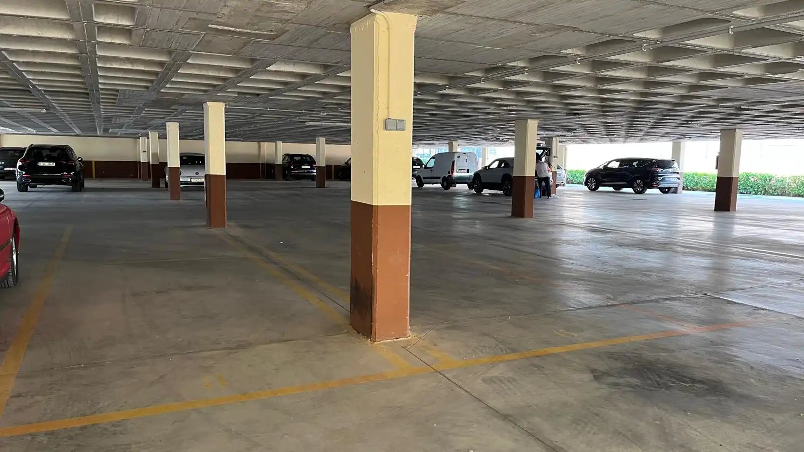 Parking de Apartamento en venta en Gandia con Terraza, Amueblado y Piscina comunitaria