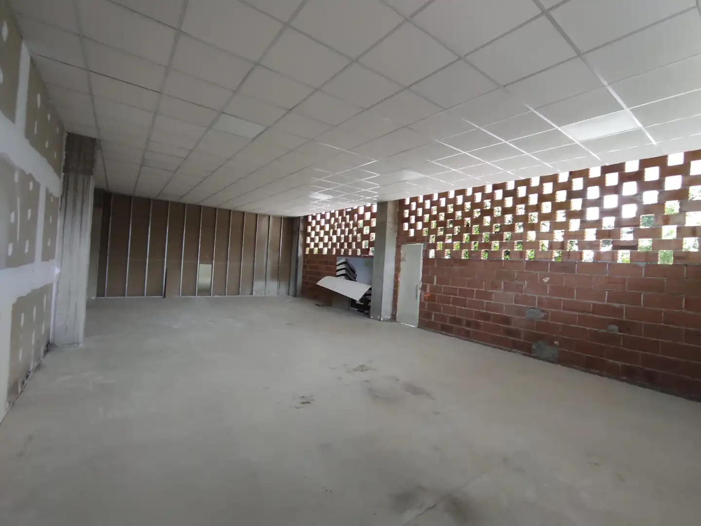 Local comercial en alquiler en Avenida Miguel de Cervantes 2B, imagen 17
