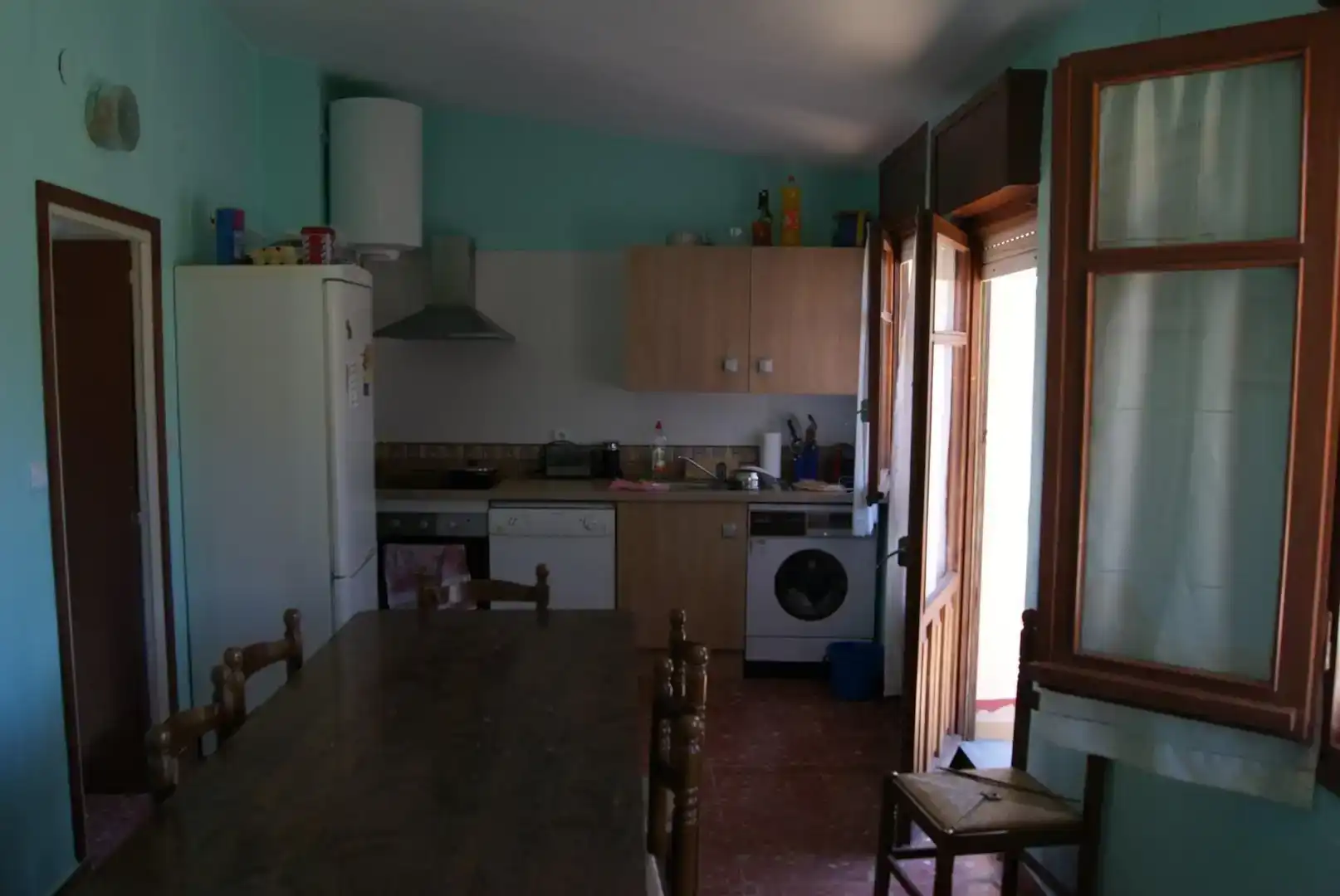 Küche von Wohnung zum Verkauf in Biel mit Klimaanlage, Privatgarten und Abstellraum