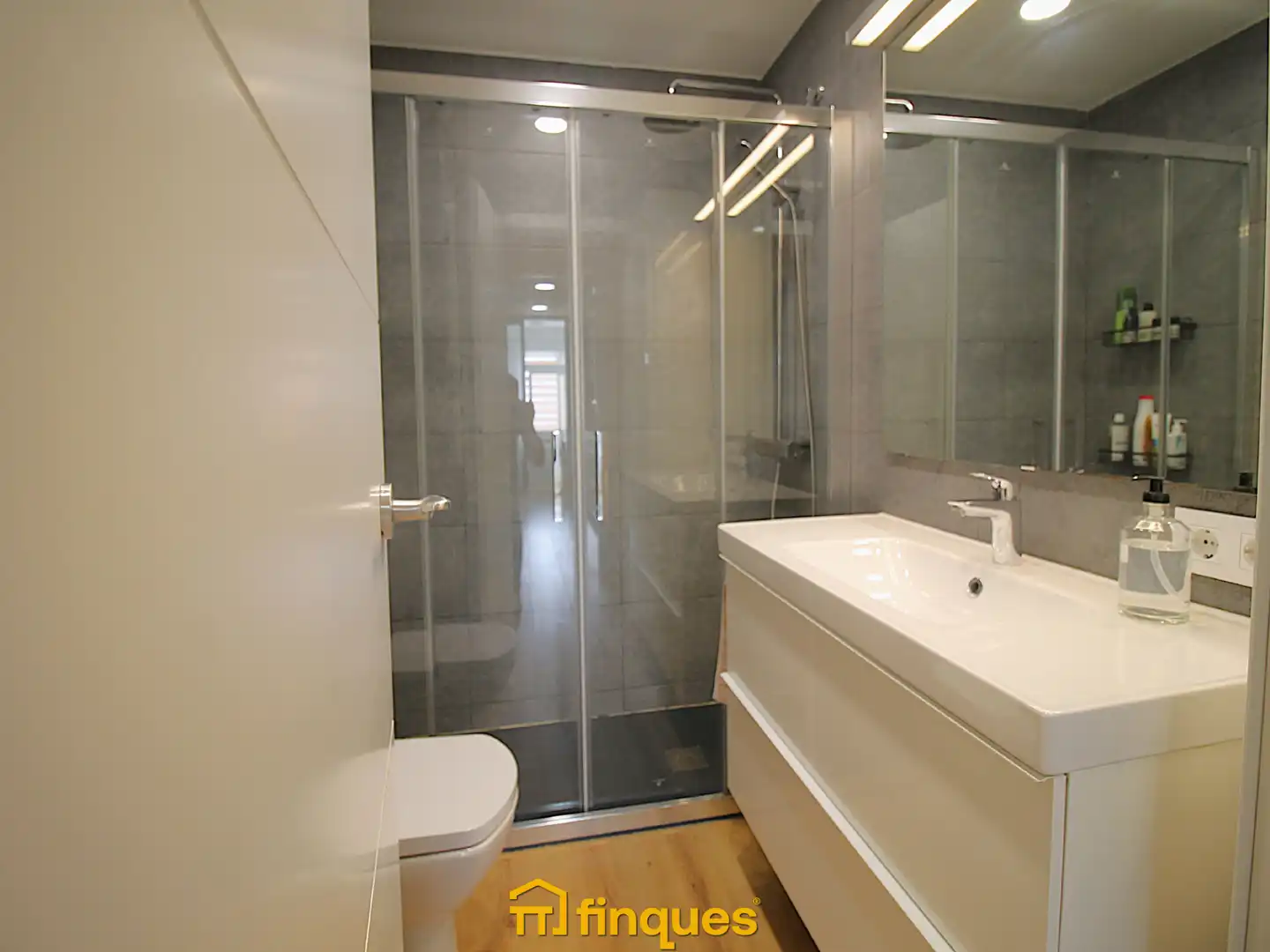 Baño de Piso en venta en Mollet del Vallès con Aire acondicionado, Calefacción y Parquet