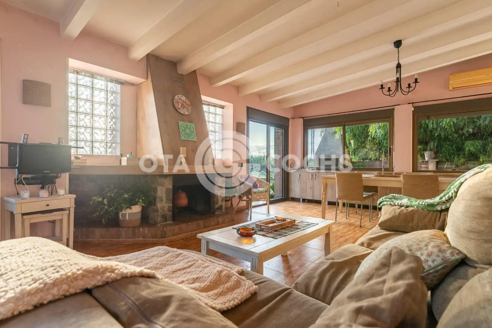 Wohnzimmer von Country house zum Verkauf in Reus mit Klimaanlage, Privatgarten und Schwimmbad