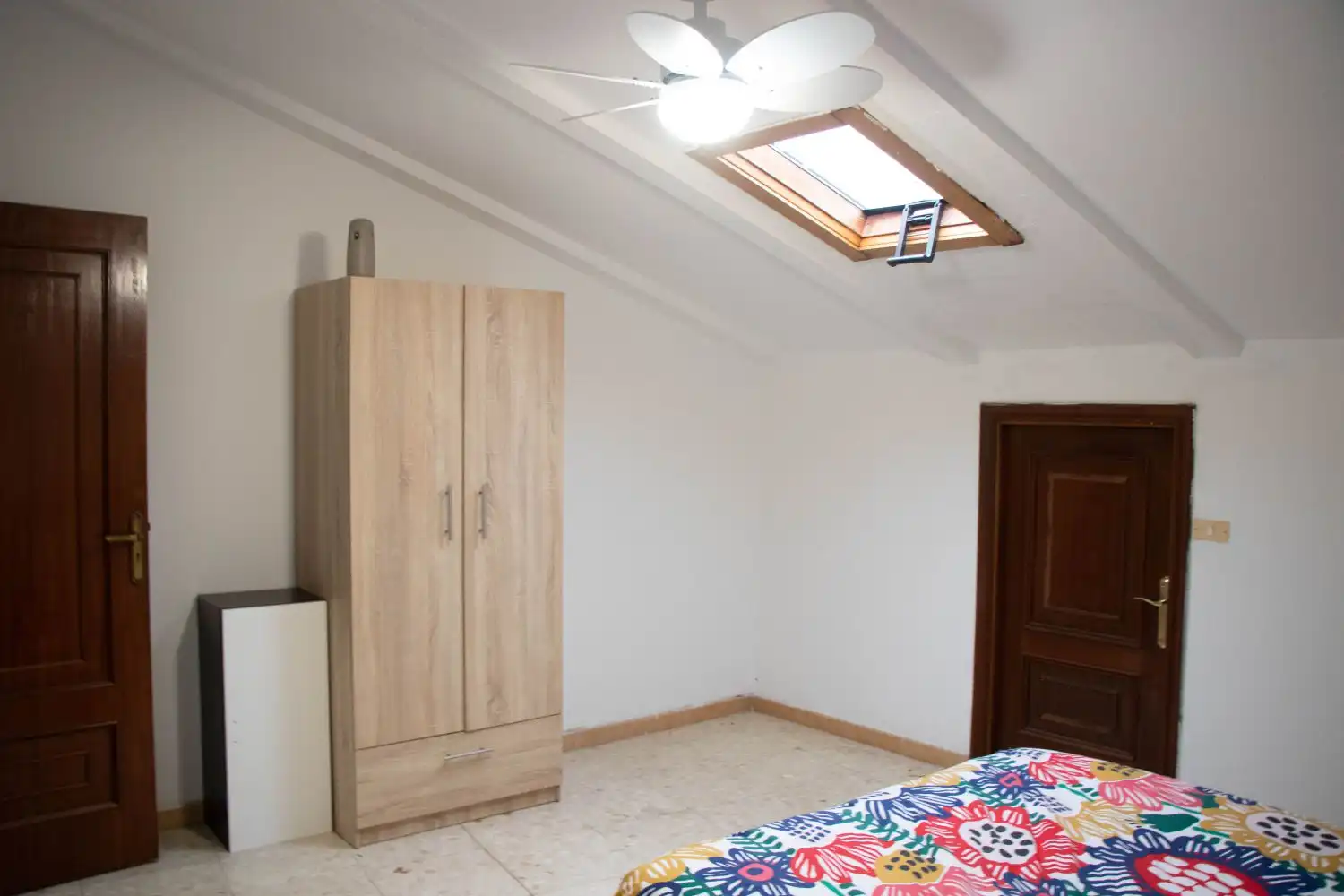 Schlafzimmer von Gebäude zum Verkauf in Marín