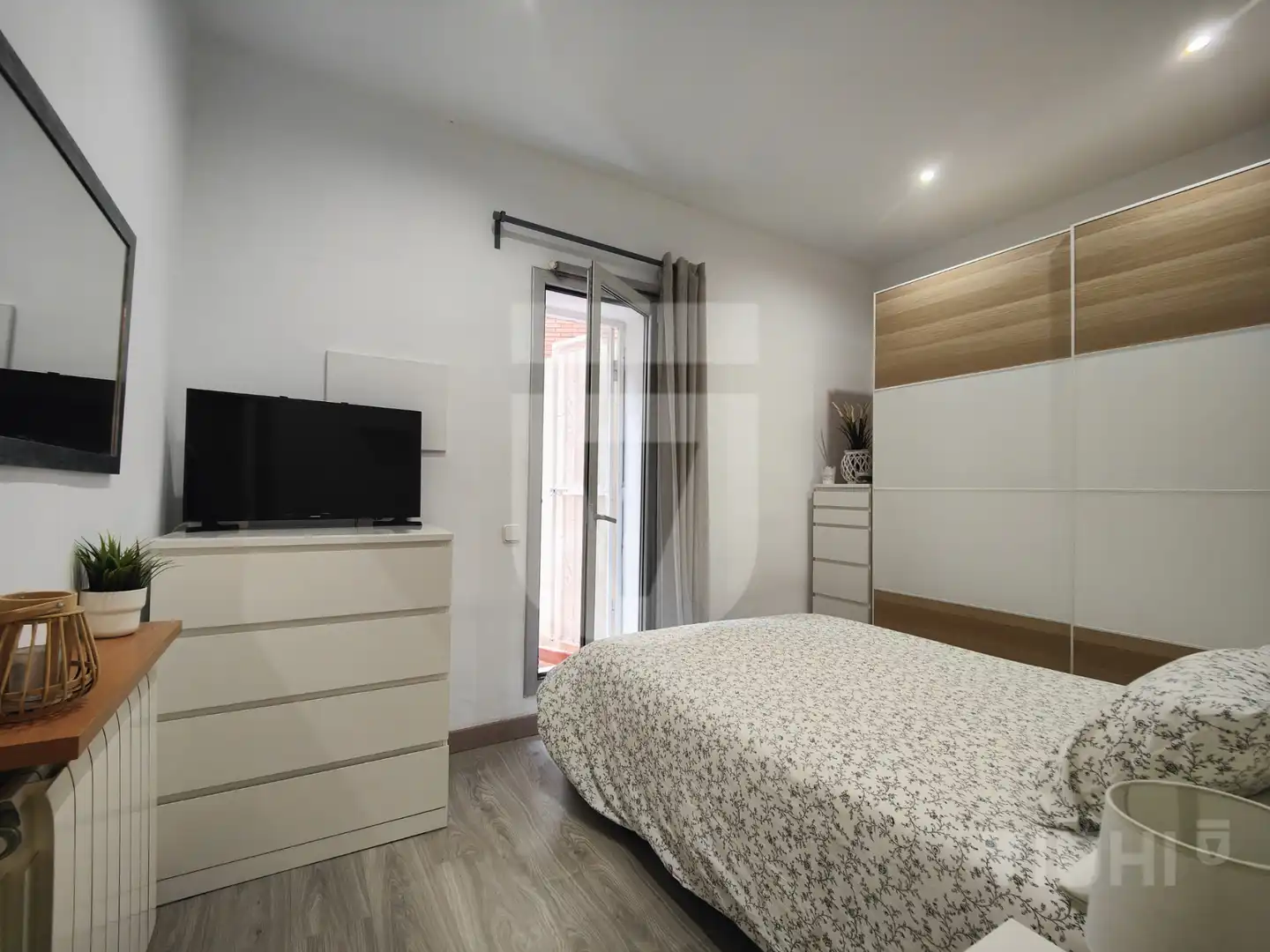 Dormitori de Planta baixa en venda en Barcelona amb Calefacció, Parquet i Forn