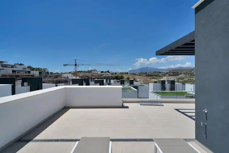 Terraza de Casa adosada de alquiler en Estepona con Aire acondicionado, Jardín privado y Terraza