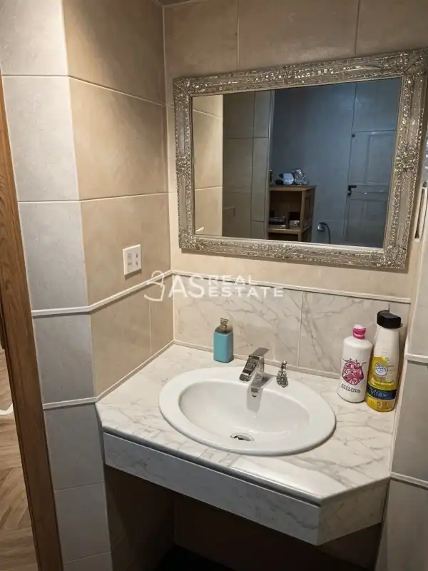 Bathroom of Flat for sale in Madrid  with Air Conditioner, Swimming Pool and Furnished