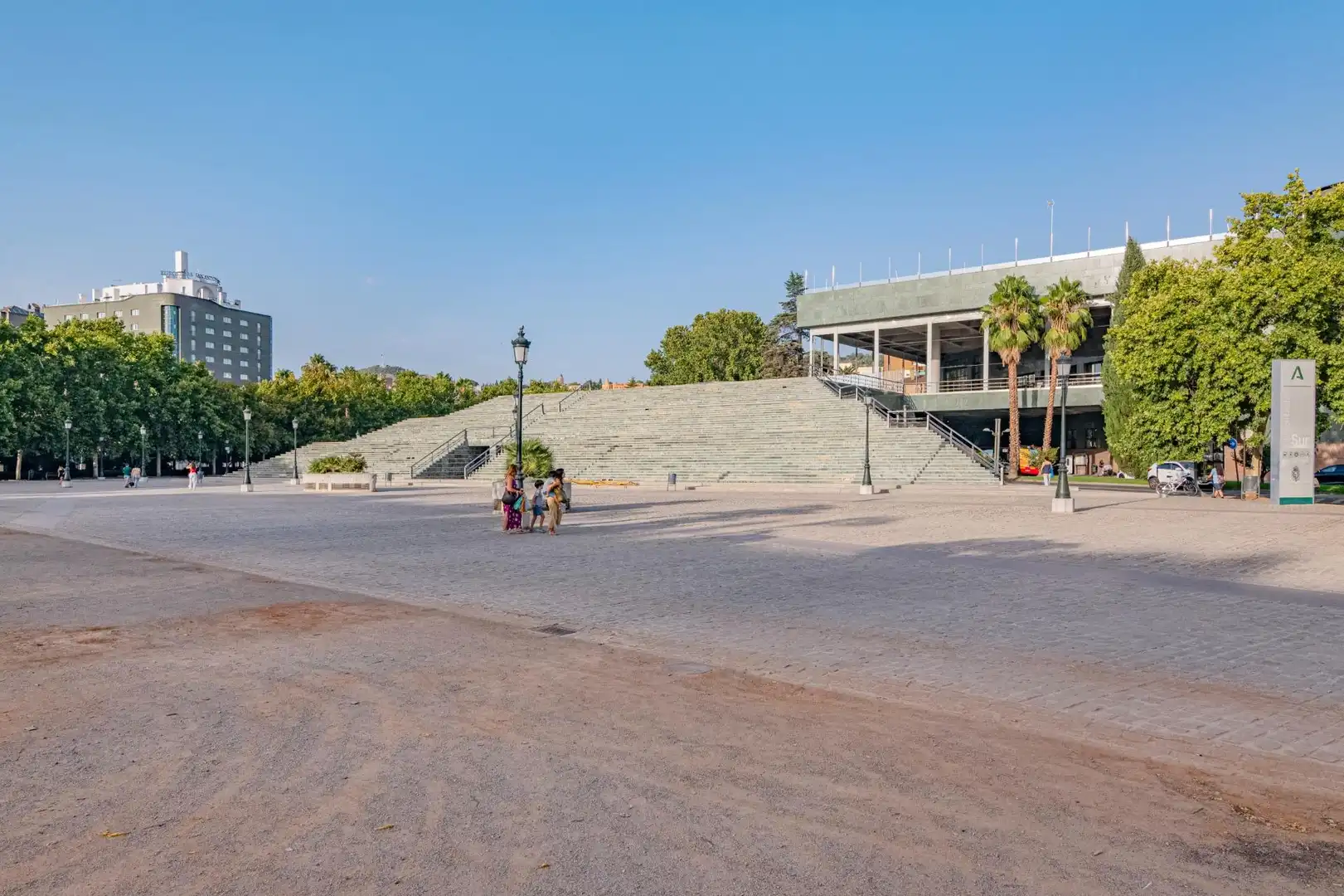 Vista exterior de Piso en venta en Granada con Aire acondicionado, Terraza y Amueblado