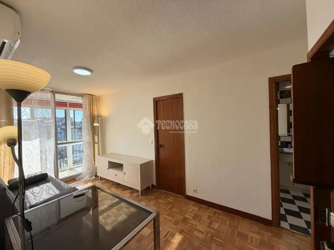 Sala d'estar de Pis de lloguer en Madrid amb Aire condicionat i Terrassa