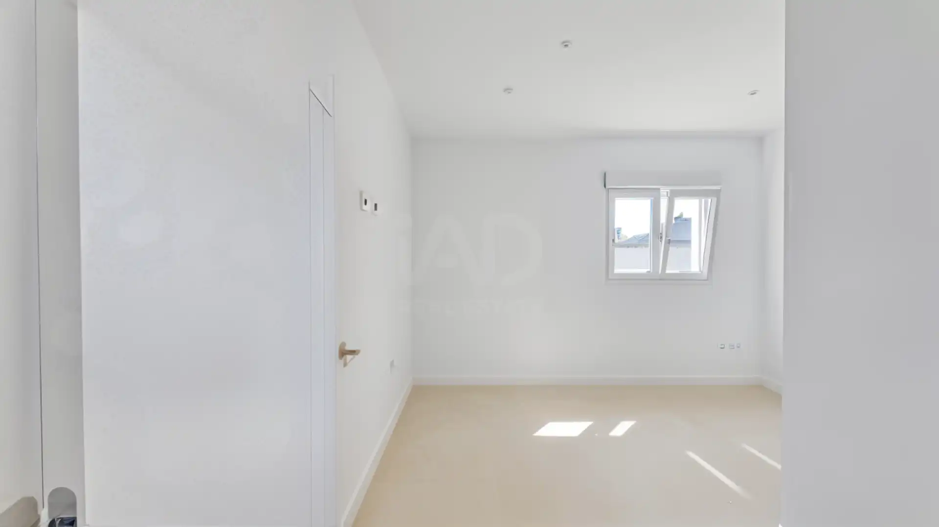 Dormitori de Casa o xalet en venda en Chiclana de la Frontera amb Aire condicionat, Terrassa i Piscina