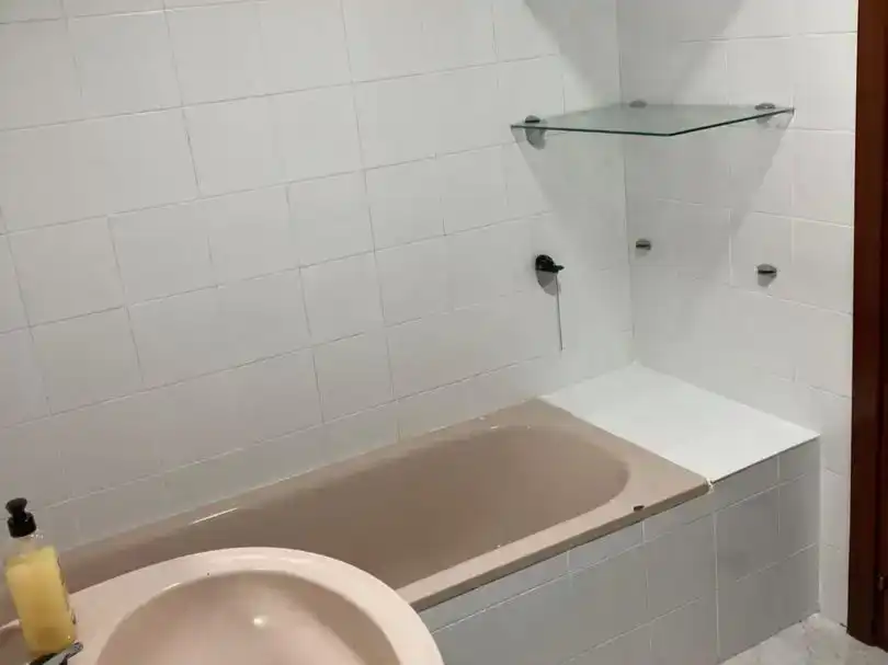 Badezimmer von Wohnung zur Miete in Vélez-Málaga mit Schwimmbad, Möbliert und Balkon