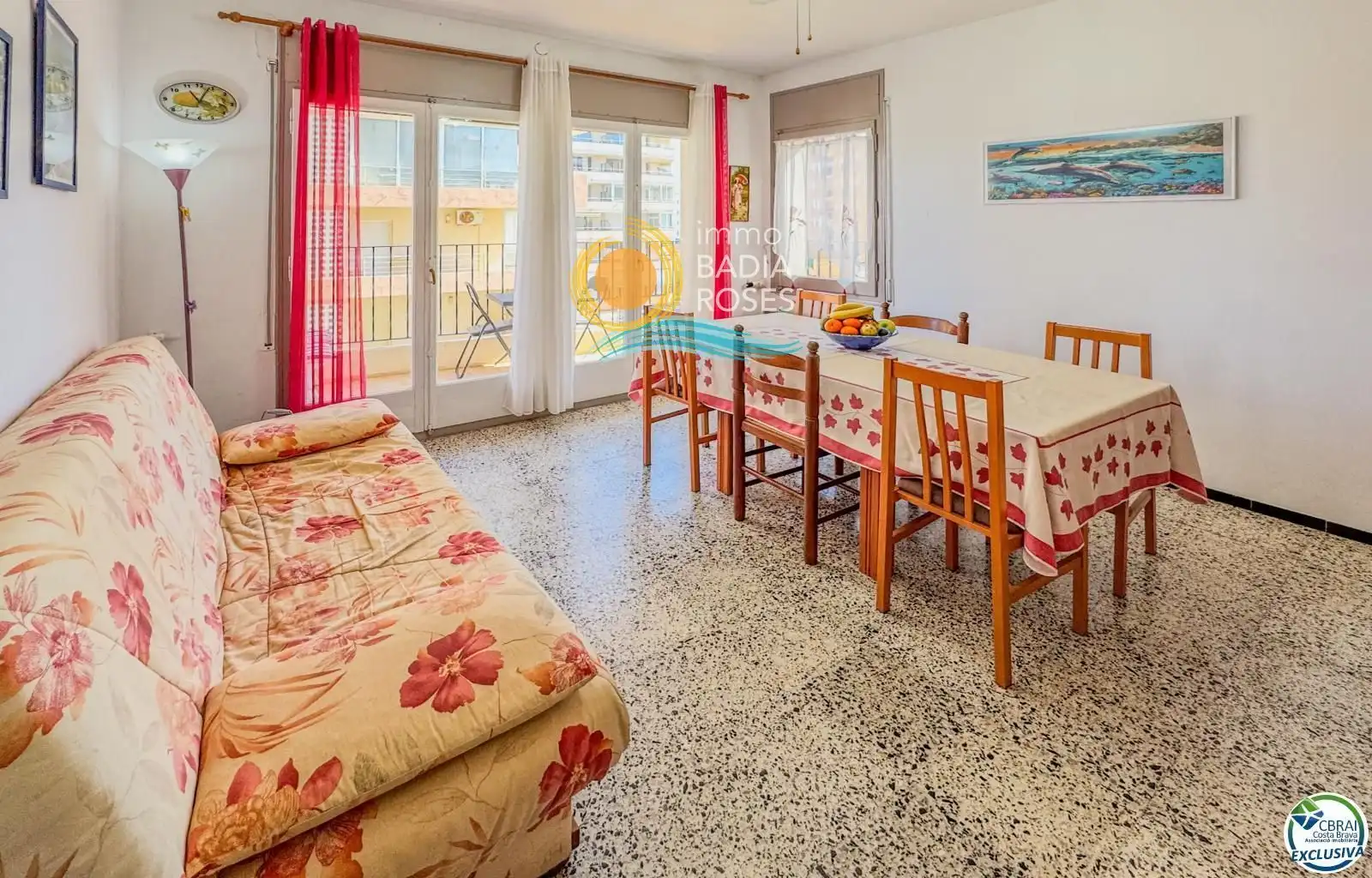 Sala de estar de Piso en venta en Roses con Calefacción, Terraza y Trastero