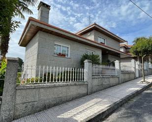 Vista exterior de Casa o xalet en venda en Barbadás amb Calefacció, Jardí privat i Terrassa