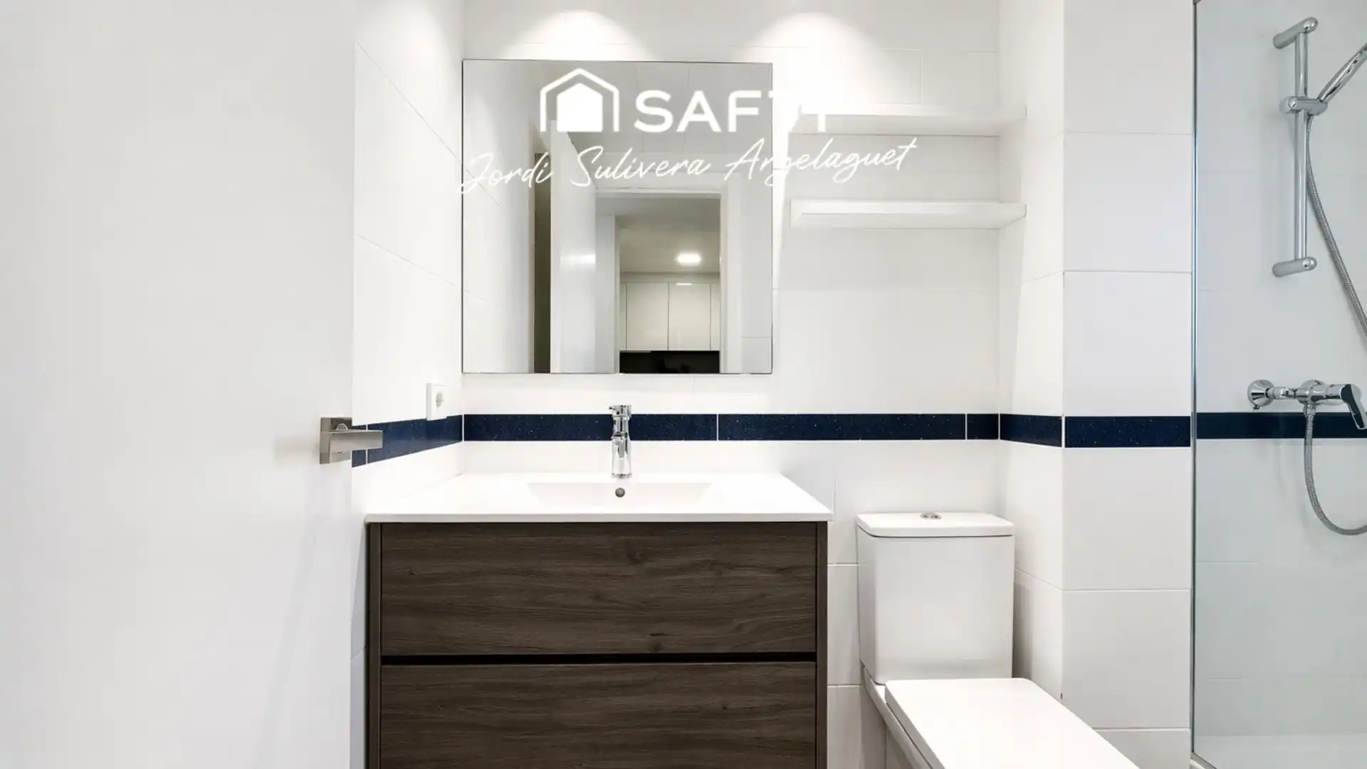 Baño de Casa adosada en venta en L'Escala con Aire acondicionado, Terraza y Balcón