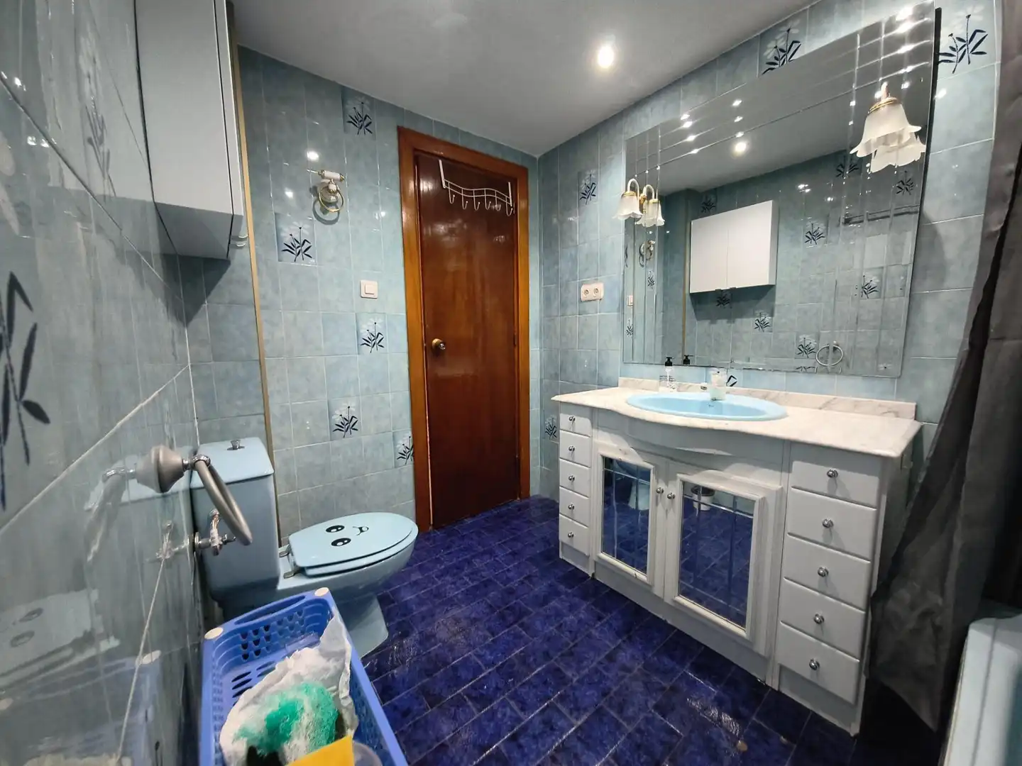 Bathroom of Flat for rent in Ronda