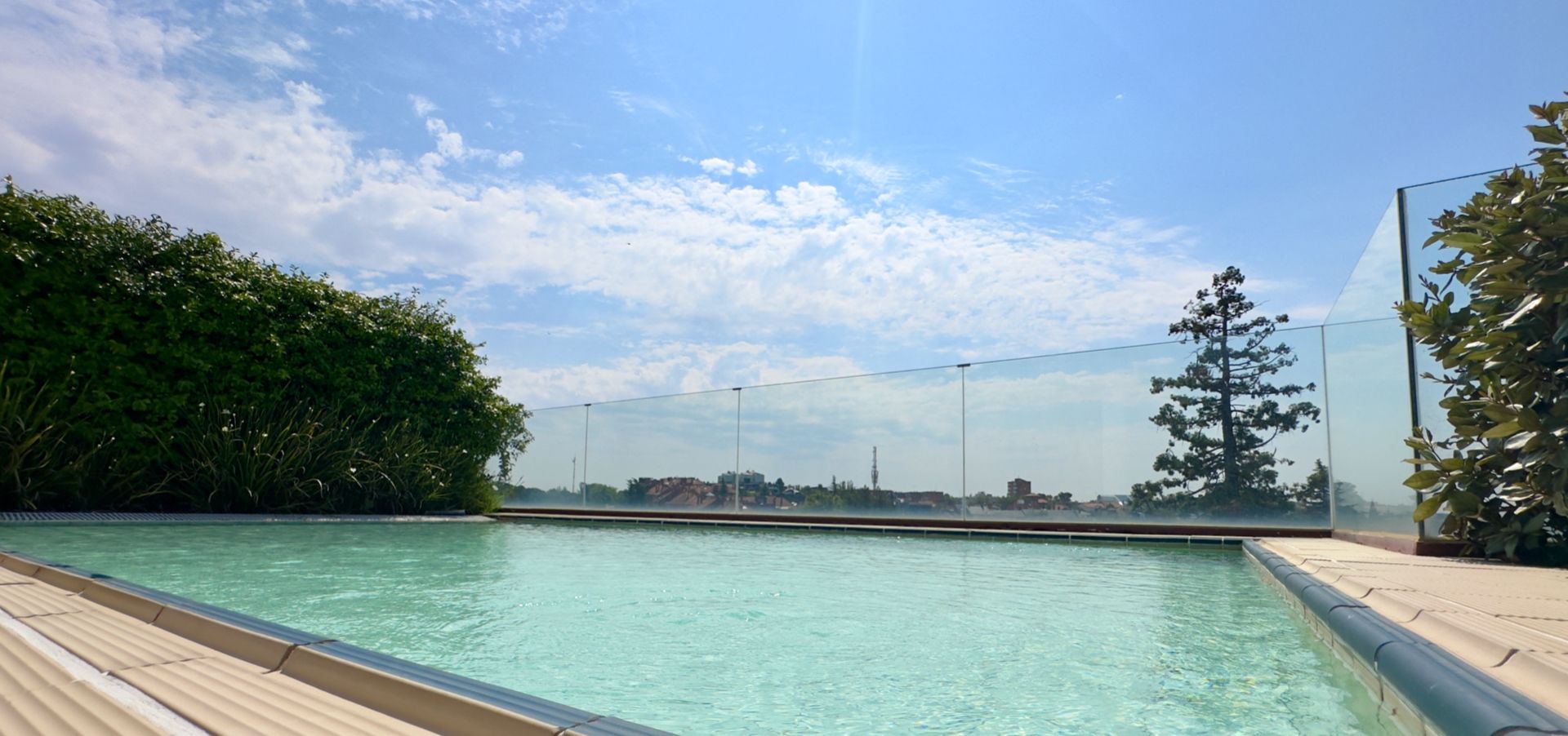 Piscina de Dúplex en venda en  Madrid Capital amb Aire condicionat, Calefacció i Jardí privat
