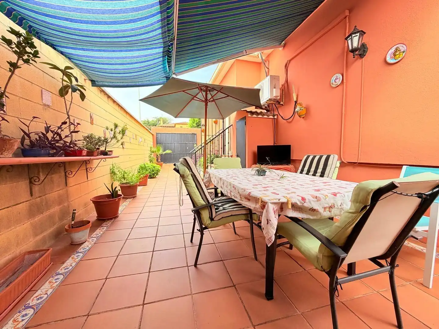 Terrassa de Casa o xalet en venda en Algeciras amb Piscina