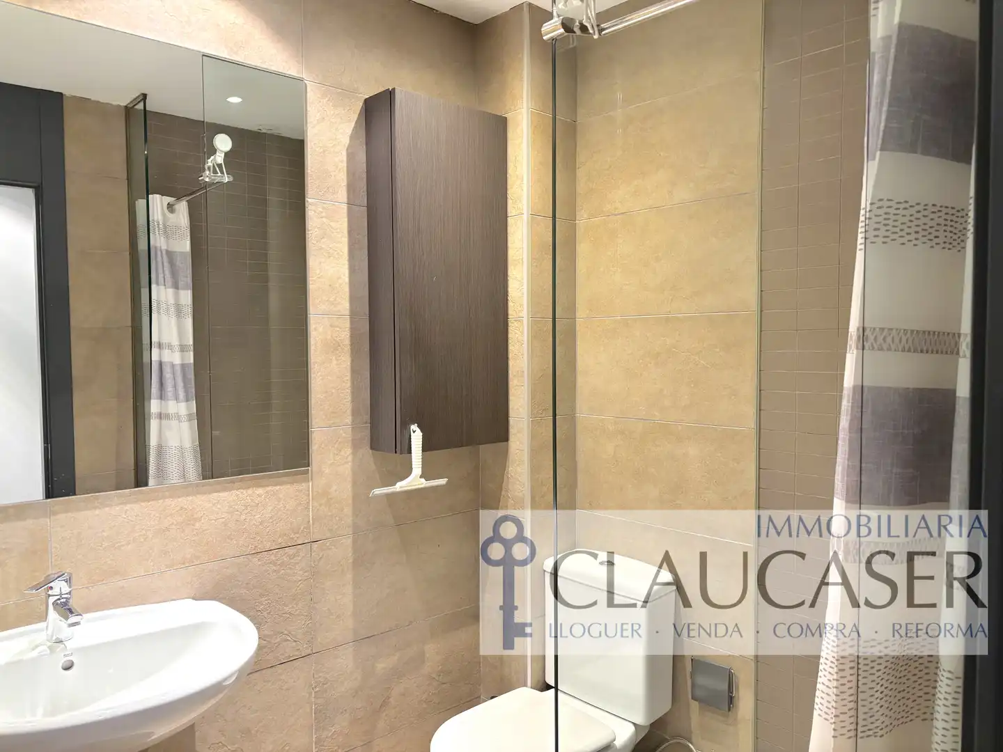 Bathroom of Flat for rent in Santa Coloma de Gramenet  with Heating, Furnished and Oven