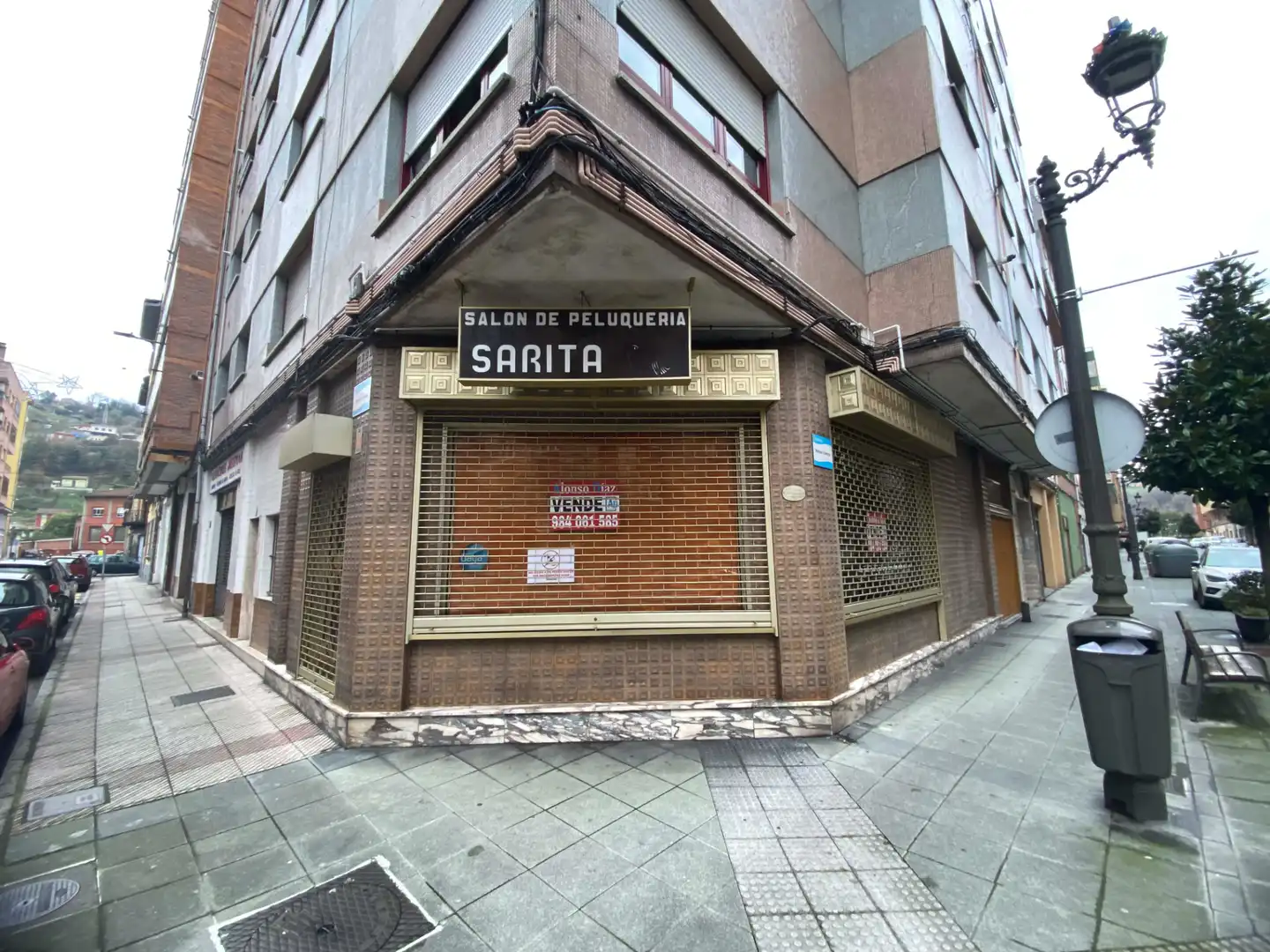 Local comercial en venta en Calle Manuel Llaneza 44, imagen 2