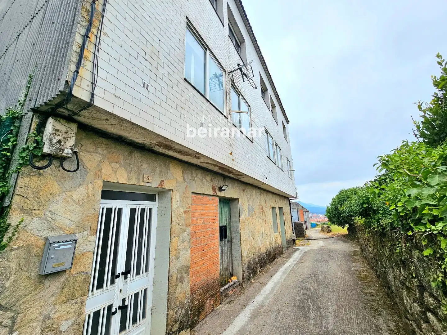 Vista exterior de Piso en venta en Ribeira con Calefacción y Trastero
